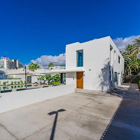 Don Carlos - Adults Only ! * פלאייה דה לאס אמריקס